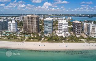 3-bedroom apartments in condo 310 m² in Bal Harbour for $2,500,000