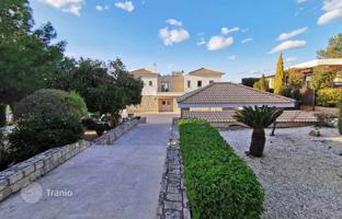 5-bedroom villa 295 m² in Aphrodite Hills for 1,995,000 €