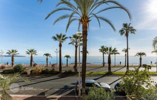 Sunny furnished apartment on the Promenade des Anglais, Nice, France for 740,000 €