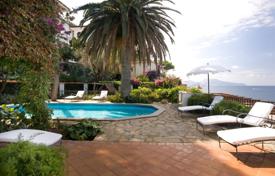 Beautiful villa with a swimming pool, a garden and a direct access to the sea, Sorrento, Italy for 13,400 € per week
