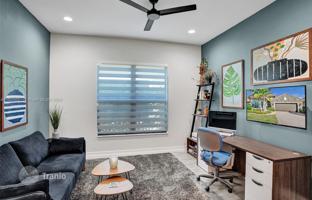 2-bedroom house 303 m² in Parkland for $865,000