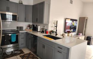 3-bedroom house 138 m² in West End for $525,000