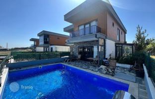 4-bedroom villa 446 m² in Büyükçekmece for 38,370,000 TRY