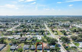 Townhome – West Park, Broward, Florida,  USA for $450,000