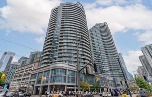 6-bedroom apartment in Queens Quay West for C$1,063,000