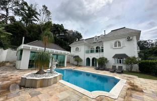 5-bedroom apartments in condo 780 m² in Barueri for $1,760,000