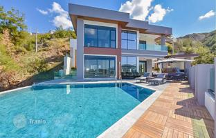 4-bedroom villa 520 m² in Kargicak for 91,622,000 TRY