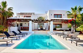 Seaview villa with a gym, on a plot with a swimming pool, a barbecue and a parking, Sa Carroca, Ibiza, Spain for 15,000 € per week