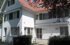 Houses for sale in Berlin. Four-storey villa with a pool and a winter garden in Berlin, in the prestigious area of Dahlem Houses for sale in Berlin. Four-storey villa with a pool and a winter garden in Berlin, in the prestigious area of Dahlem