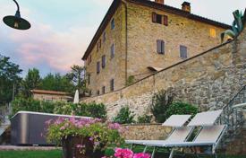 Stone ancient villa with a garden in Vinci, Tuscany, Italy for 515,000 €