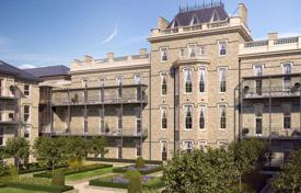 One-bedroom apartment with an immense terrace, Wimbledon, United Kingdom for £950,000