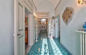 Historic 19th century mansion with garden and elegantly furnished rooms for 460,000 €