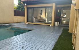 2-bedrooms townhome 197 m² in Miami, USA for $650,000