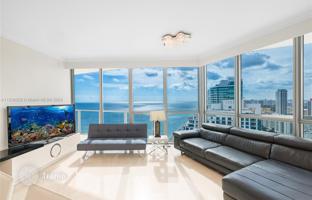 3-bedroom apartments in condo 196 m² in South Ocean Drive for $1,845,000