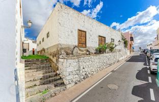 6-bedroom house 404 m² in Guia de Isora for 299,000 €
