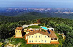 7-bedroom villa 352 m² in Montecatini Val di Cecina for 2,200,000 €