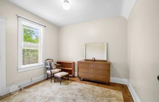 9-bedroom townhouse in Old Toronto for C$1,297,000