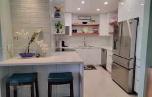 2-bedroom apartments in condo 119 m² in Hallandale Beach for $450,000