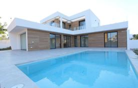 Modern style villa 1500 meters from the beach in Calpe for 1,125,000 €