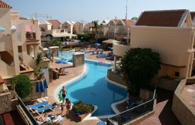 Furnished apartment with a terrace in a residential complex with a swimming pool, Playa de Fañabe, Adeje, Spain for 235,000 €