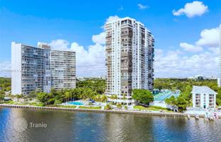 2-bedroom apartments in condo 136 m² in Miami for $785,000