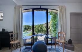 6-bedrooms detached house in Gordes, France for 4,700 € per week