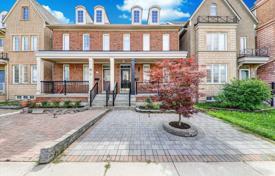 Terraced house – North York, Toronto, Ontario,  Canada for C$984,000