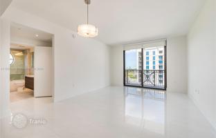 3-bedroom apartments in condo 103 m² in Coral Gables for $1,150,000