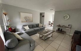 Apartment – Fort Pierce, Florida, USA for $320,000