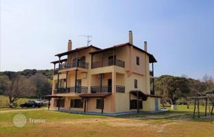 8-bedroom house 350 m² in Ierissos for 970,000 €