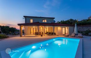3-bedroom house 178 m² in Krk for 975,000 €