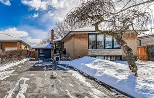 5-bedroom house in Etobicoke for C$1,902,000