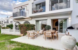 4-bedroom townhouse 240 m² in Nueva Andalucia for 1,395,000 €