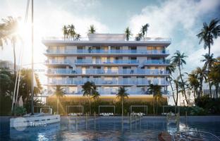 3-bedroom apartments in condo 176 m² in Bay Harbor Islands for $1,861,000