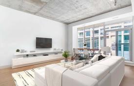 Apartment – Adelaide Street West, Old Toronto, Toronto,  Ontario,   Canada for C$726,000