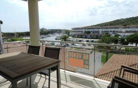 Flat for sale in marina Port d'Aro benefiting from a great location and superb views. Fabulous! for 350,000 €