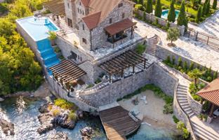 Land plot 1,506 m² in Tivat city for 1,499,000 €
