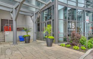 5-bedroom apartment in Etobicoke for C$1,100,000