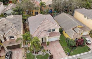 4-bedroom house 271 m² in Coral Springs for $750,000