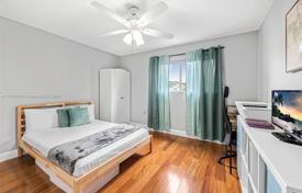 Townhome – West End, Miami, Florida,  USA for $529,000