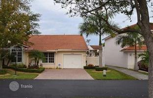 3-bedroom house 200 m² in West End for $639,000
