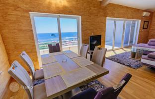 2-bedroom apartment 105 m² in Petrovac for 330,000 €