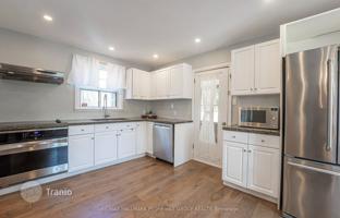 8-bedroom house in Etobicoke for C$1,611,000