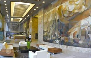 2-bedroom apartment in Saint Clair Avenue West for C$988,000