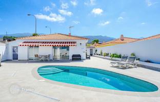 3-bedroom villa 127 m² in Callao Salvaje for 730,000 €