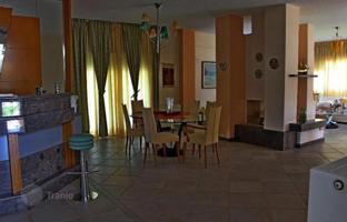 6-bedroom villa 610 m² in Thessaloniki for 550,000 €
