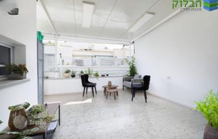 7-bedroom cottage in Rishon Leziyyon for $1,362,000