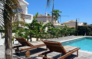 4-bedroom cottage 180 m² in Denia for 820,000 €