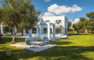 4-bedroom villa in Corfu for 2,100,000 €