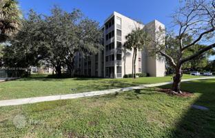 2-bedroom apartments in condo 92 m² in Coral Springs for $259,000